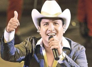 Julión Álvarez podría perder su nombre artístico, fue demandado